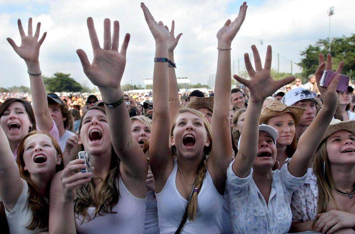 First generation Swifties showed up at Taylor Swift’s first South Florida concert in Pembroke Pines in 2008.