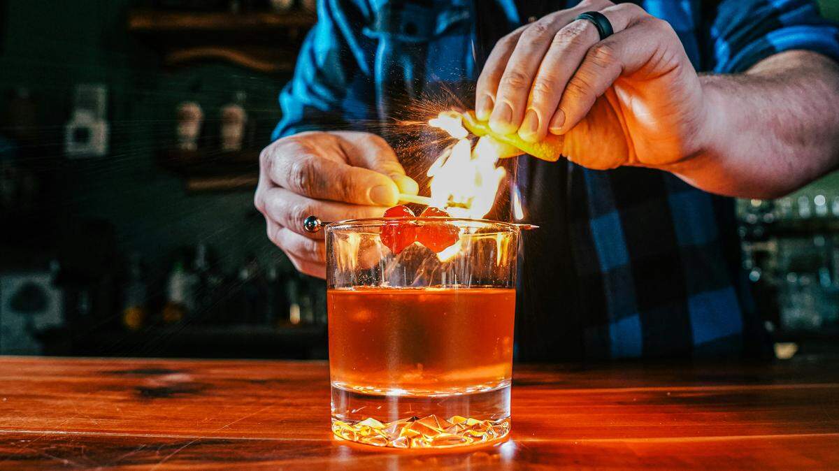 Baoshi Food Hall + Bar will host a mixology class with Empress Gin on Saturday, Oct. 11, from 3-4:30 p.m.