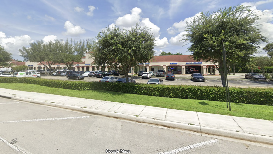 Pines shopping plaza sells for $8M to Miami buyers with former fraud charges