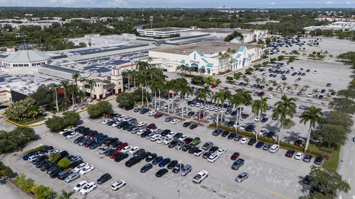 South Florida’s heat and humidity are taking a toll on cars parked outside in Pembroke Pines, according to a recent study.
