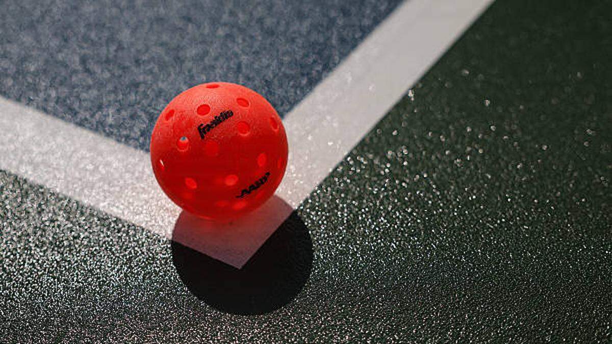Miramar has opened bids for two new outdoor pickleball courts at Sunset Lakes Community Center.