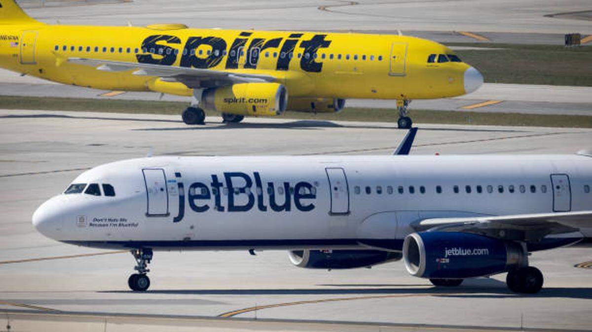 JetBlue is among the airlines offering to help stranded travelers after Spirit ceased operations.