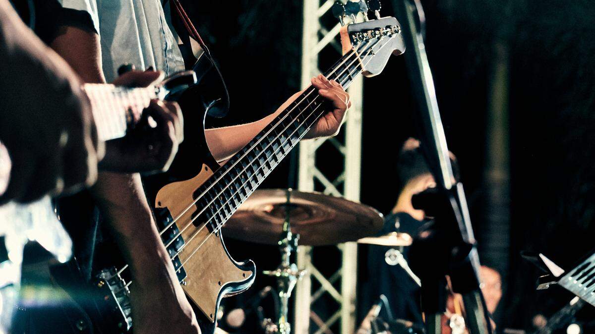 Rock cover band Bootleg Rock Band will perform at JP Mulligans on Saturday from 8:30 p.m. to 12:30 a.m.