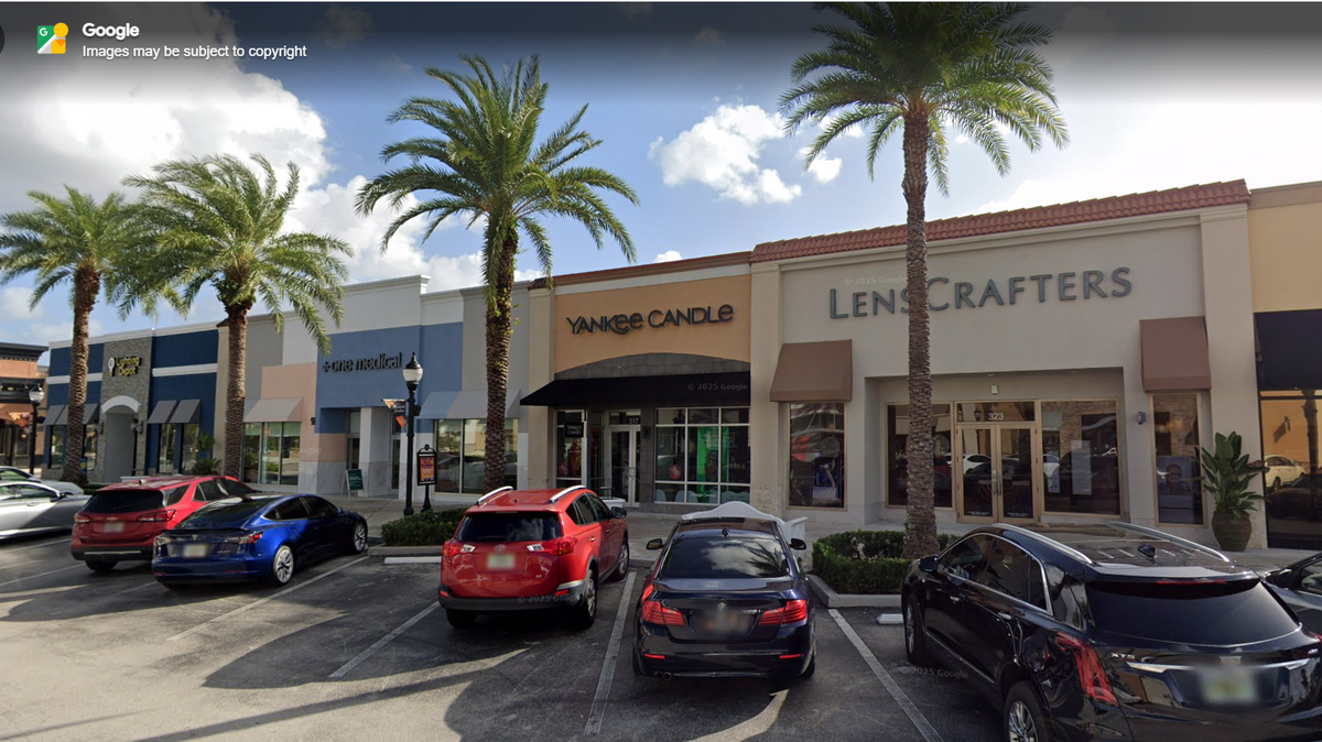 Screen grab of Yankee Candle at 317 SW 145th Terrace in Pembroke Pines. The candle retailer will close 20 stores nationwide by January 2026, according to its parent company.