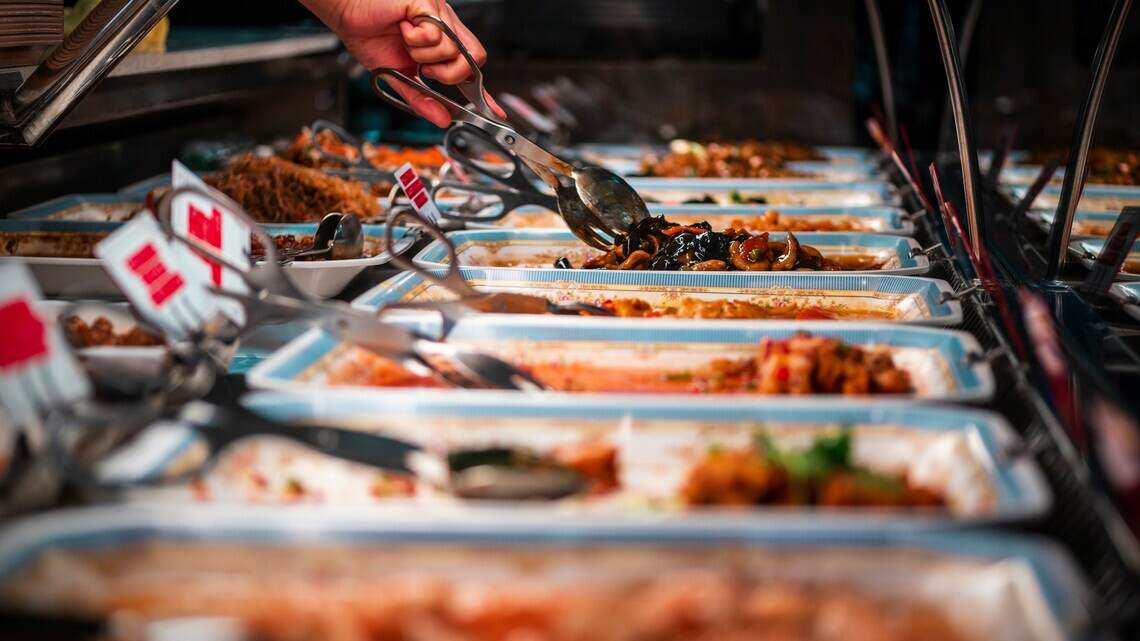 Roaches and flies, sanitation fails shut down popular Pembroke Pines buffet
