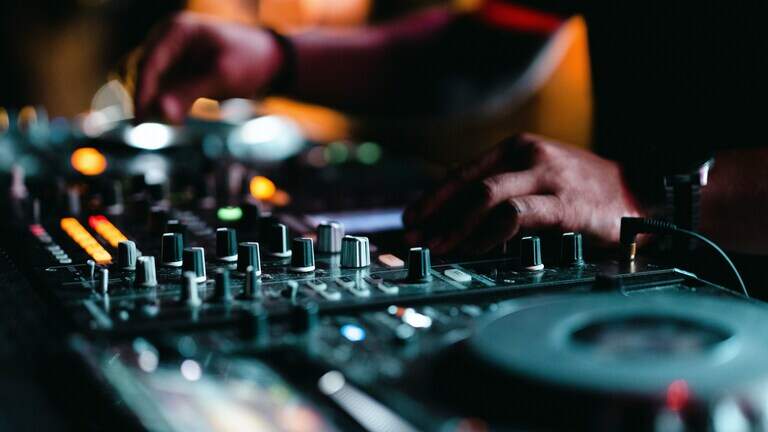 Open mic, cards, pop-ups. Your guide to Labor Day weekend fun in Pembroke Pines
