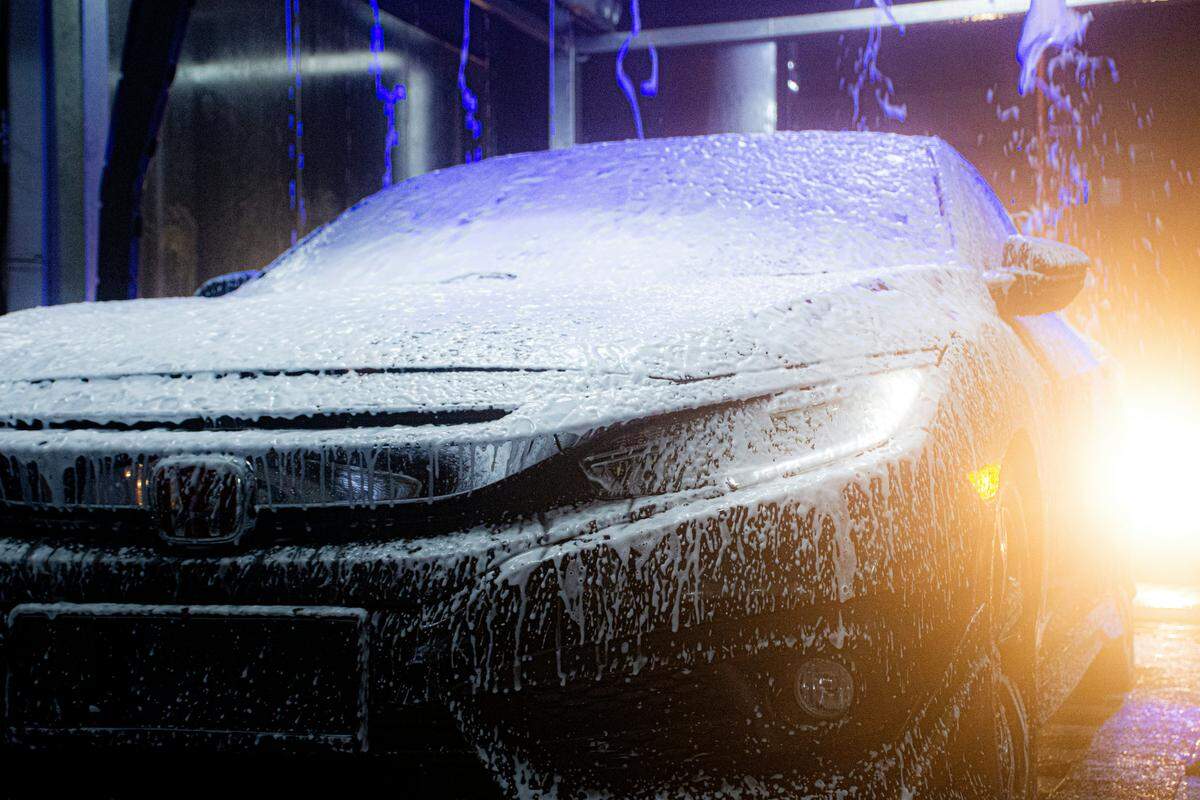 El Car Wash recently celebrated the grand opening of its east Pembroke Pines location, at 7781 Pines Blvd.