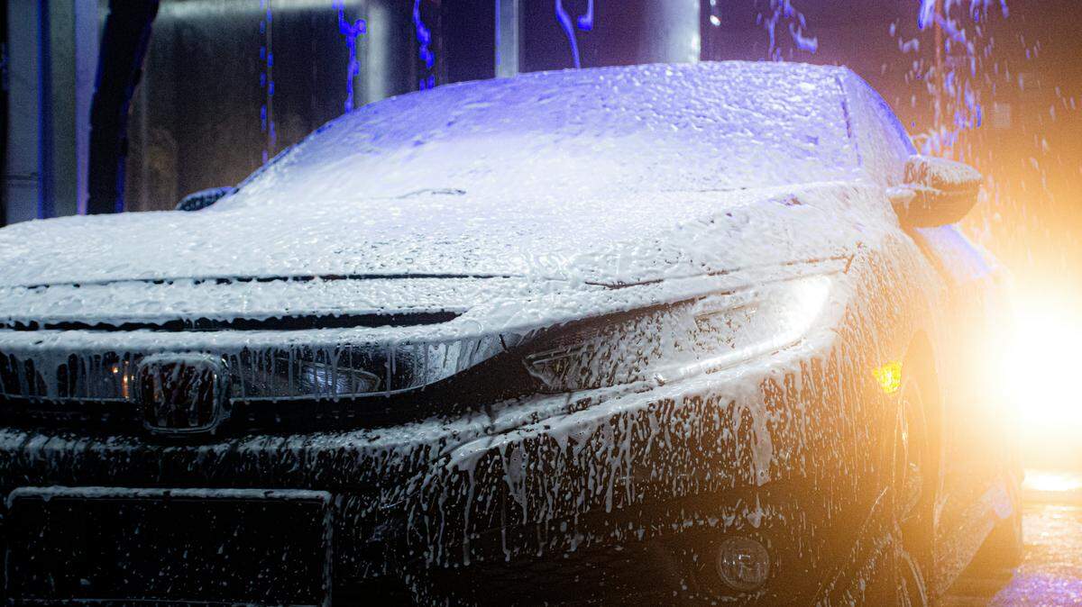 El Car Wash will celebrate the grand opening of its east Pembroke Pines location, 7781 Pines Blvd., on Saturday, March 28.
