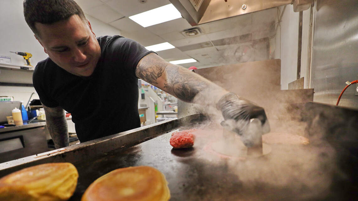 Retro smash burger joint opening soon in Broward. Check the details