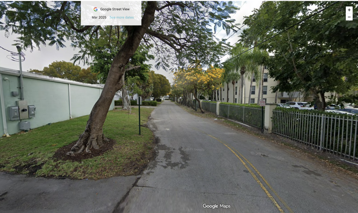 The back alley of Pinecrest Physical Therapy, located 8935 S. Dixie Highway, where Michael Turro-Cabrera allegedly traded over $30,000 of stolen Apple products, according to Miami-Dade court records.