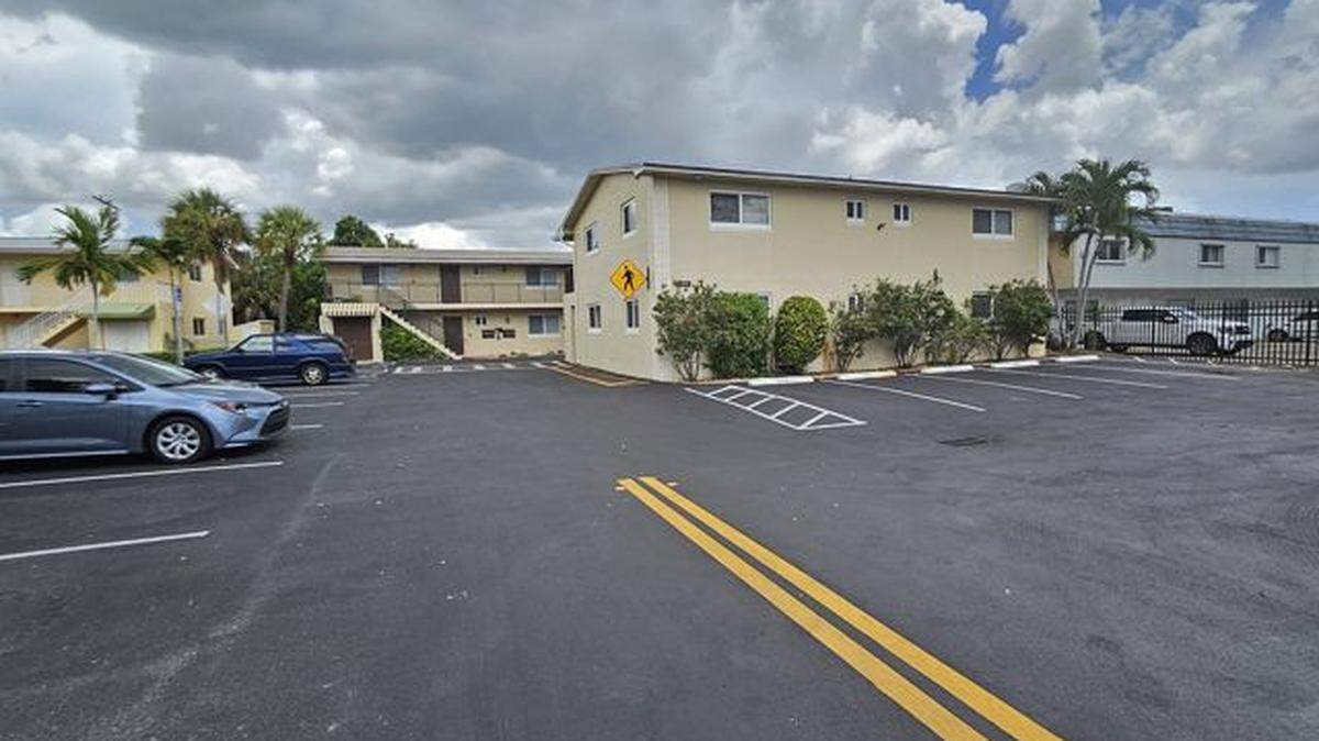 Casa Apartments at 7851 Johnson St. in Pembroke Pines.